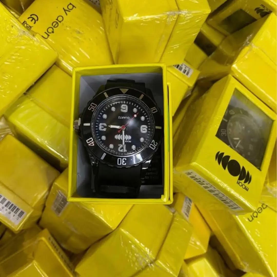 312954156_493486809462494_595665606910809903_n Moon Black Unisex Watch - Image 1