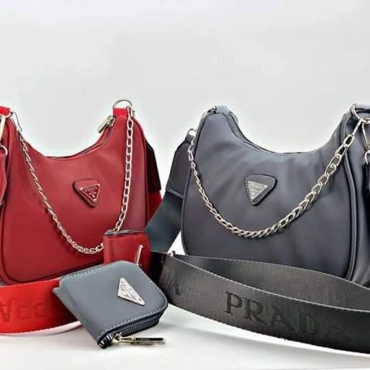 313515383_460349462915835_5283577186597420399_n Designer Handbags – Luxury Wholesale Pallets - Image 4