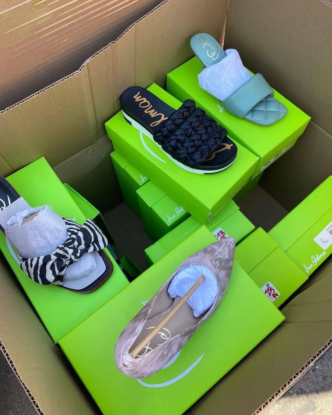 332573479_1253454898614212_2859457007613358792_n Female Mixed Shoe Pallets – Wholesale - Image 1