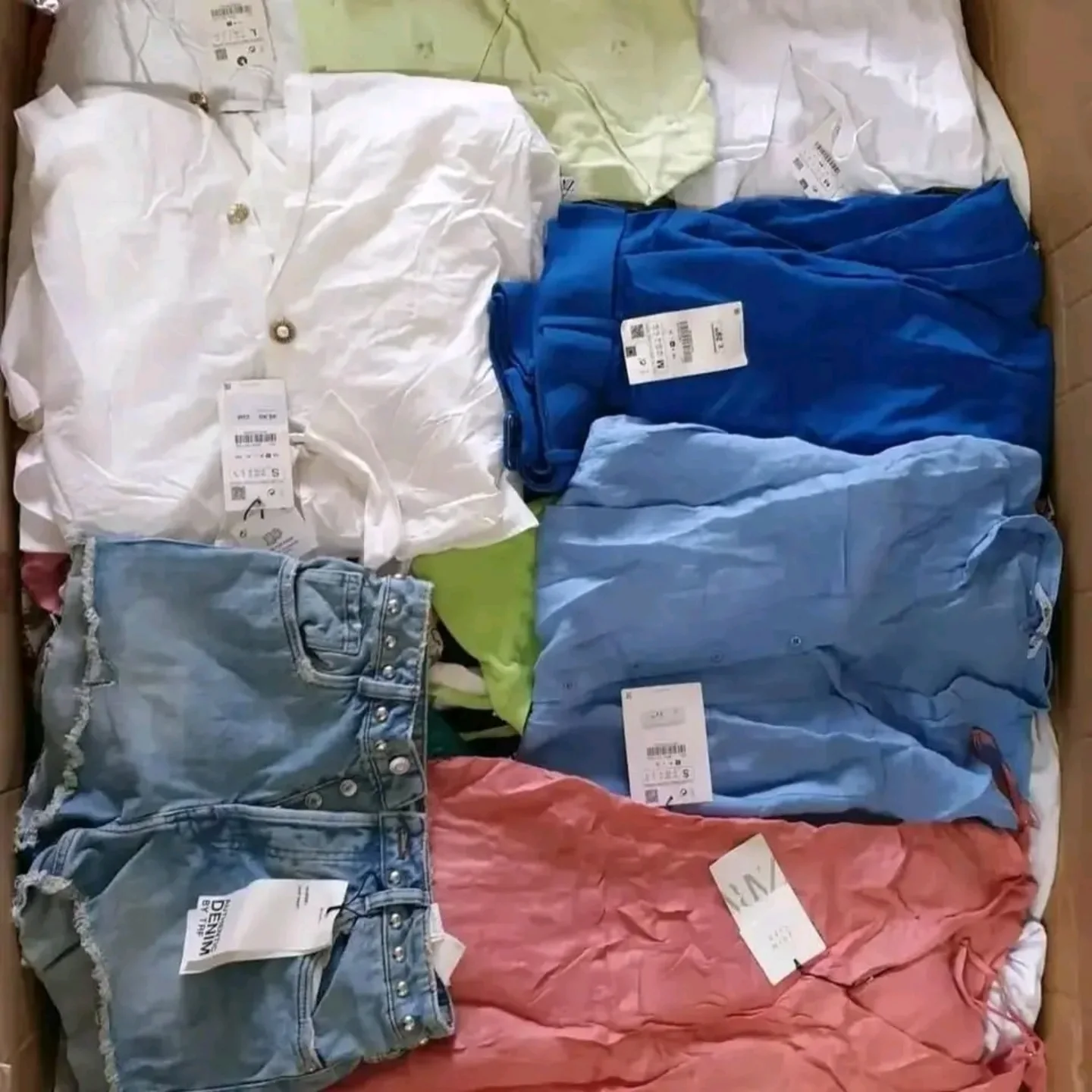 486151692_17957545592922326_5003128107728521103_n Zara Clothes Pallets – Wholesale - Image 6