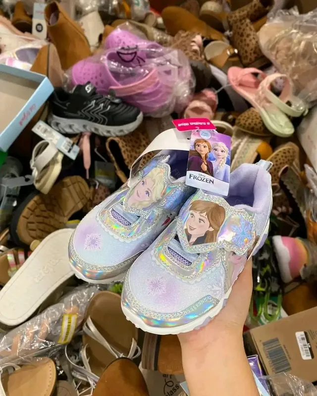 496956048_17962536800922326_1966361127033029884_n Mixed Kids Shoes Pallets – Wholesale - Image 2