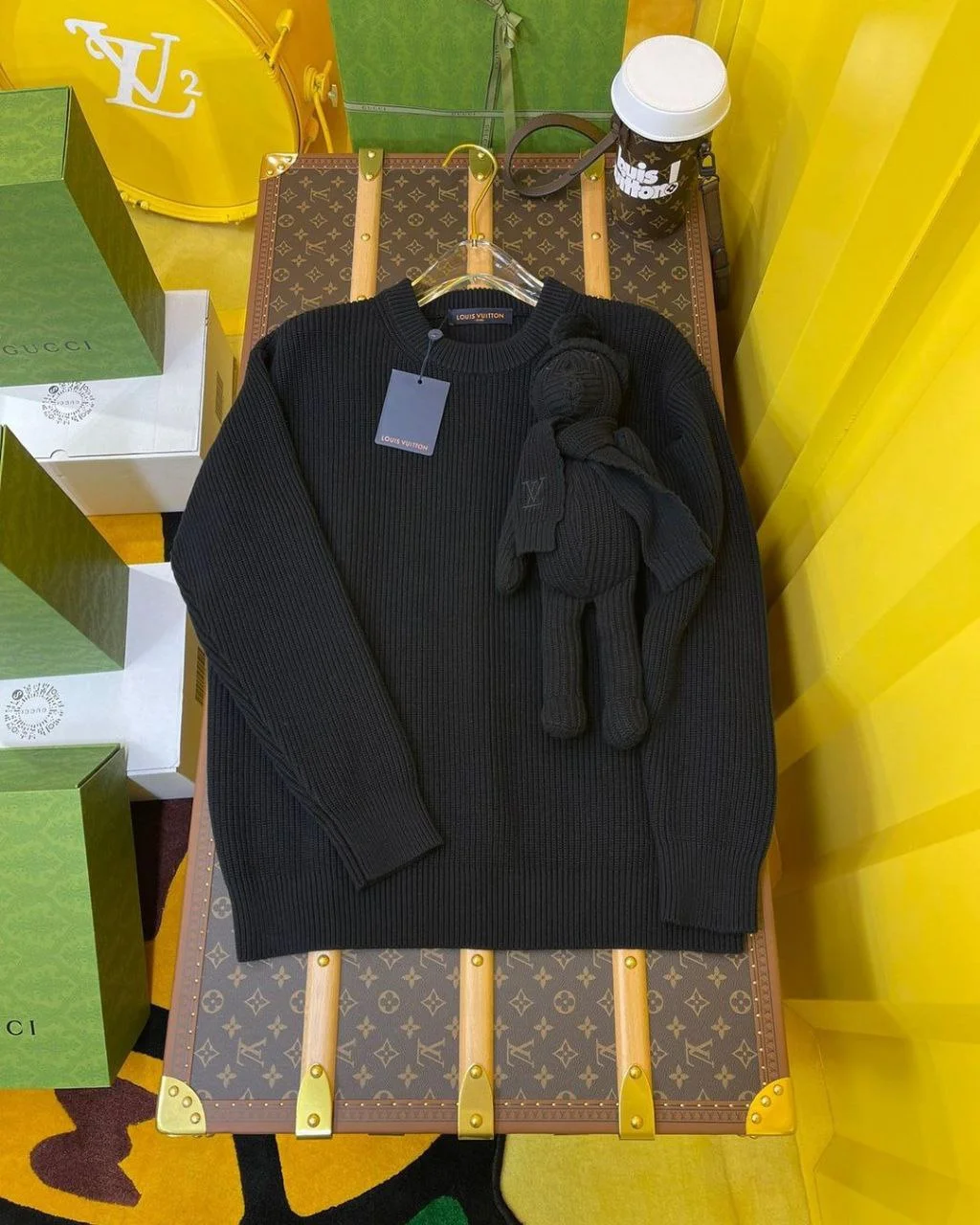photo_2023-07-15_16-16-01 Authentic Top Brands Crewneck Sweatshirt Pallets – Liquidation - Image 5