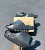 Wholesale Yeezy Slides Liquidation Pallets - Image 3
